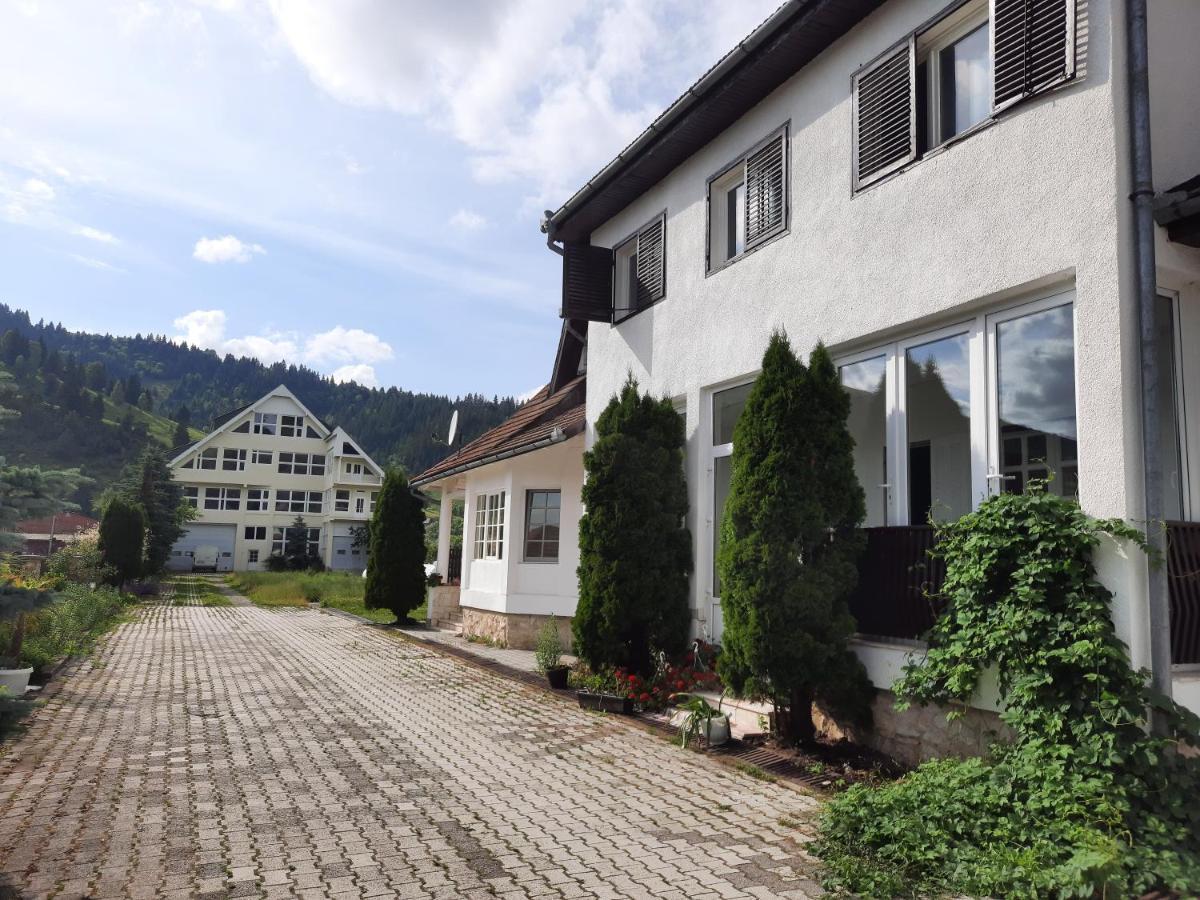 Antal Kulcsosház Gyimesfelsőlok Hotel Kültér fotó