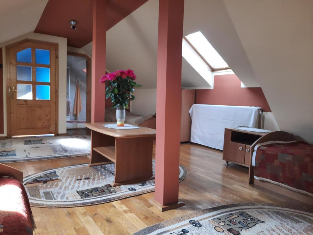 Antal Kulcsosház Gyimesfelsőlok Hotel Kültér fotó