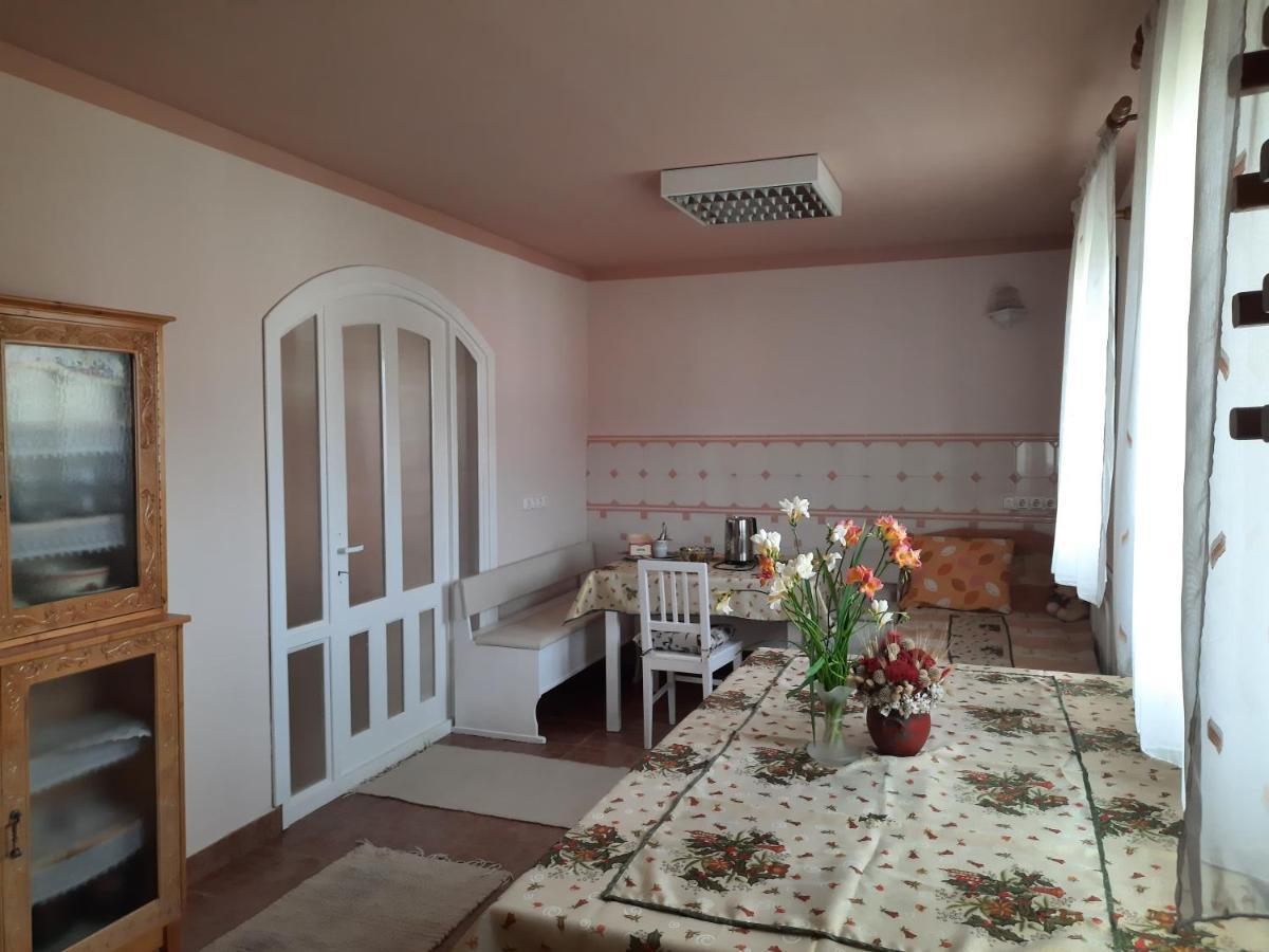Antal Kulcsosház Gyimesfelsőlok Hotel Kültér fotó