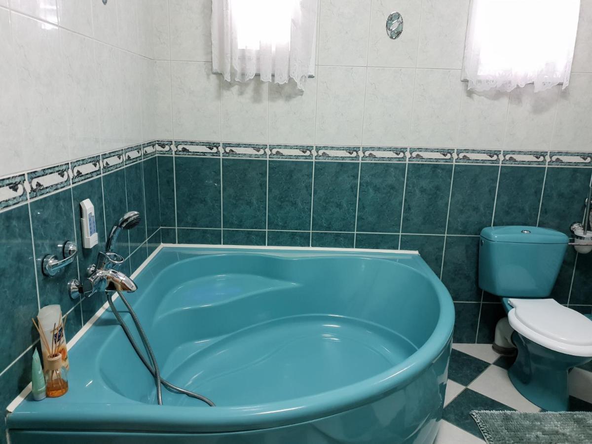 Antal Kulcsosház Gyimesfelsőlok Hotel Kültér fotó